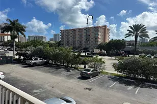 26 Diplomat Pkwy, Hallandale Beach, FL 33009 - Photo 15