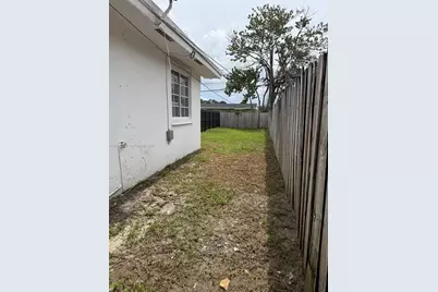 15741 NW 40th Ct #B, Miami Gardens, FL 33054 - Photo 13