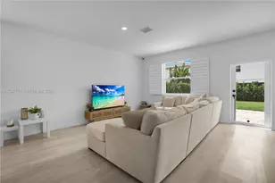 14836 SW 162nd St, Miami, FL 33187 - Photo 5
