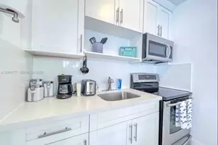 326 Wilson St, Hollywood, FL 33019 - Photo 3