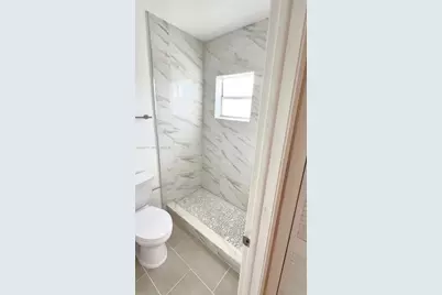 326 Wilson St #205, Hollywood, FL 33019 - Photo 9