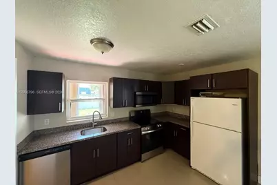 525 NW 15th Ter, Fort Lauderdale, FL 33311 - Photo 11