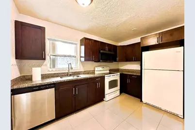 525 NW 15th Ter, Fort Lauderdale, FL 33311 - Photo 9