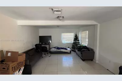 2071 NW 86th St, Miami, FL 33147 - Photo 5