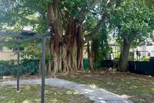 1884 NW 52nd St, Miami, FL 33142 - Photo 17