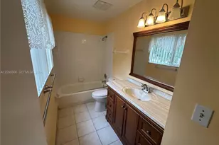 3461 NW 44th St, Oakland Park, FL 33309 - Photo 15