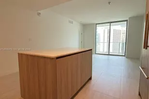77 SE 5th St, Miami, FL 33131 - Photo 23