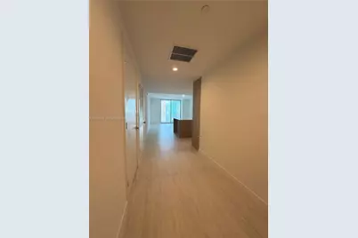 77 SE 5th St #1602, Miami, FL 33131 - Photo 3