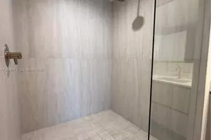 77 SE 5th St, Miami, FL 33131 - Photo 13