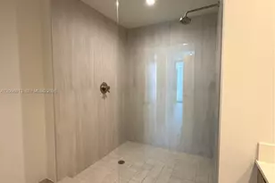77 SE 5th St, Miami, FL 33131 - Photo 11