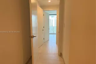 77 SE 5th St, Miami, FL 33131 - Photo 19