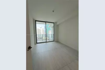 77 SE 5th St #1602, Miami, FL 33131 - Photo 15