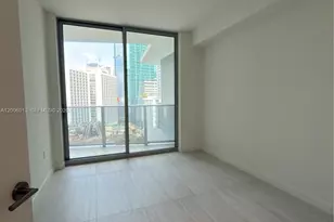 77 SE 5th St, Miami, FL 33131 - Photo 15