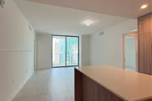 77 SE 5th St, Miami, FL 33131 - Photo 5