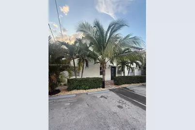 2816 Pine Tree Dr #2, Miami Beach, FL 33140 - Photo 1