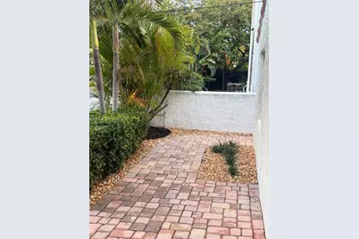 2816 Pine Tree Dr #2, Miami Beach, FL 33140 - Photo 7