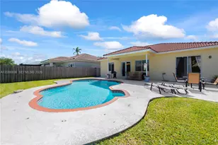 595 SE 30th Dr, Homestead, FL 33033 - Photo 3