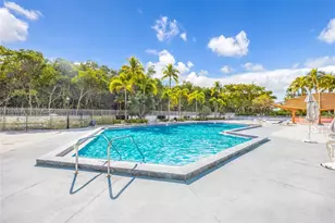 100 Bayview Dr, Sunny Isles Beach, FL 33160 - Photo 27