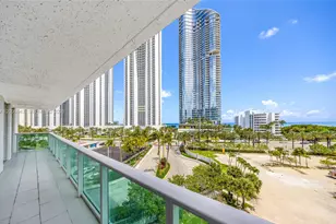 100 Bayview Dr, Sunny Isles Beach, FL 33160 - Photo 23