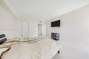 100 Bayview Dr, Sunny Isles Beach, FL 33160 - Photo 17