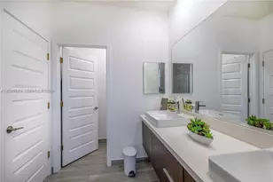 8805 NW 103rd Pl, Doral, FL 33178 - Photo 9
