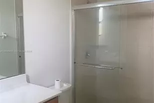 9228 W 33rd Way, Hialeah, FL 33018 - Photo 39