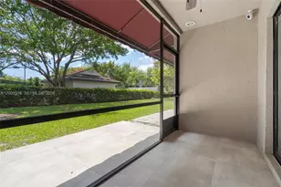 9161 Vineyard Lake Dr, Plantation, FL 33324 - Photo 23