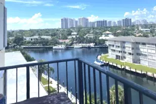 427 Golden Isles Dr, Hallandale Beach, FL 33009 - Photo 15