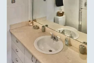 427 Golden Isles Dr #7J, Hallandale Beach, FL 33009 - Photo 27