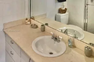 427 Golden Isles Dr, Hallandale Beach, FL 33009 - Photo 27