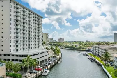 427 Golden Isles Dr #7J, Hallandale Beach, FL 33009 - Photo 9