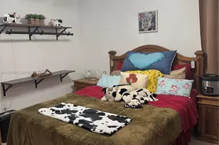 471 NE 210th Cir Terrace, Miami, FL 33179 - Photo 5