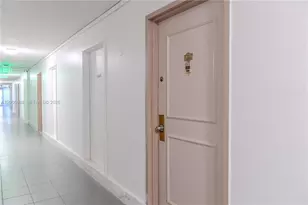 401 Ocean Dr, Miami Beach, FL 33139 - Photo 15