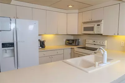 401 Ocean Dr #222, Miami Beach, FL 33139 - Photo 5