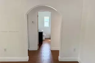 294 NE 57th St, Miami, FL 33137 - Photo 17