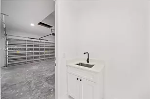 1033 E Plymouth St E, Lehigh Acres, FL 33974 - Photo 37