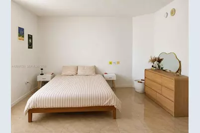 275 NE 18th St #1801, Miami, FL 33132 - Photo 9