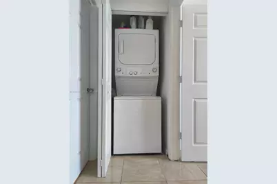 275 NE 18th St #1801, Miami, FL 33132 - Photo 11