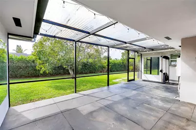 13540 SW 98th Ct, Miami, FL 33176 - Photo 35