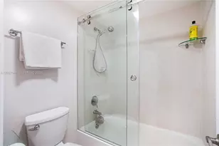 20505 E Country Club Dr, Aventura, FL 33180 - Photo 25