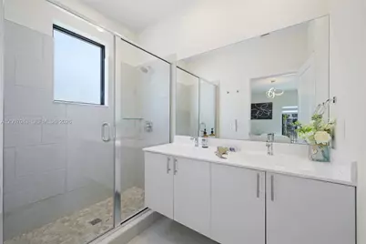 8387 NW 43rd St, Doral, FL 33166 - Photo 13