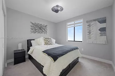 8387 NW 43rd St, Doral, FL 33166 - Photo 15