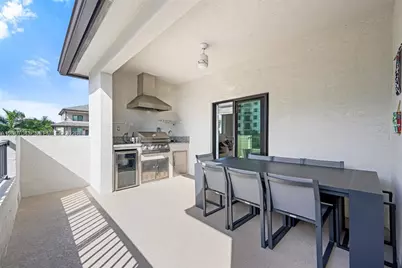 8387 NW 43rd St, Doral, FL 33166 - Photo 23