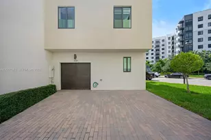 8387 NW 43rd St, Doral, FL 33166 - Photo 25