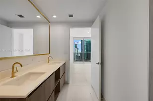 77 SE 5th St, Miami, FL 33131 - Photo 9