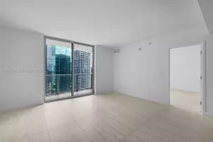 77 SE 5th St, Miami, FL 33131 - Photo 3
