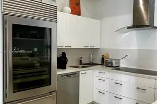 1500 Bay Rd, Miami Beach, FL 33139 - Photo 11
