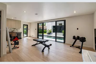 1820 SW 10th St, Miami, FL 33135 - Photo 15