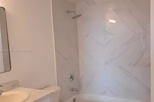 275 NE 18th St, Miami, FL 33132 - Photo 21