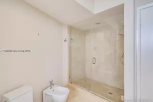 17201 Collins Ave, Sunny Isles Beach, FL 33160 - Photo 15